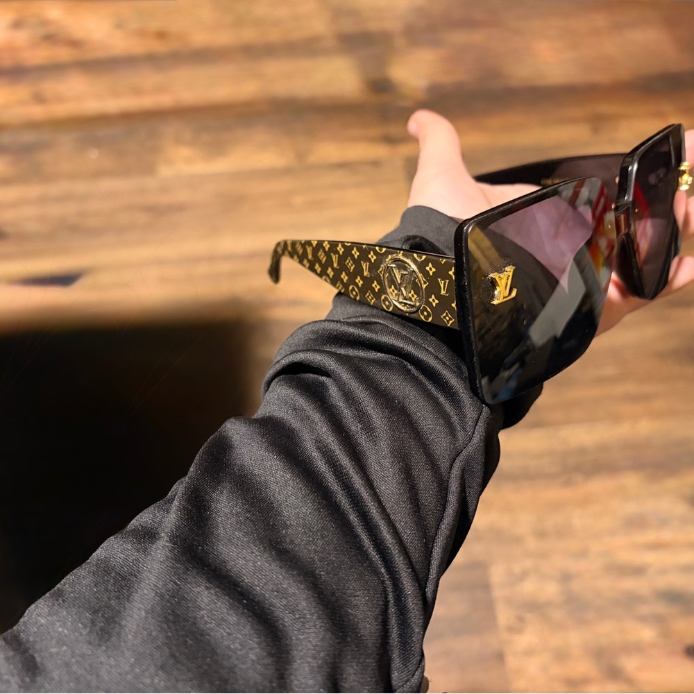 Louis Vuitton Black and Gold Eyewear